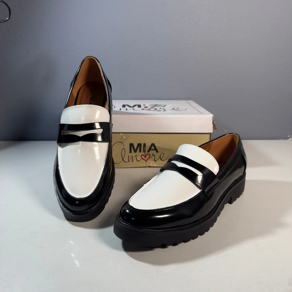 Mia Amore Hali Loafers Womens 10 Black White New Lug Sole Patent Penny Shoe